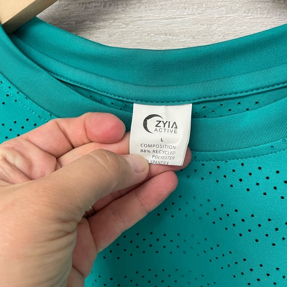 | ZYIA | long sleeve shirt. Size L. - Picture 2 of 5